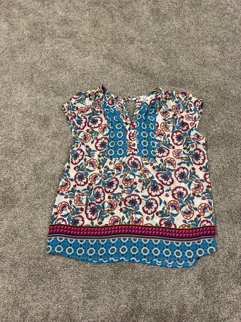DR2 Cream Floral Short Sleeve Blouse with Colorful Accents